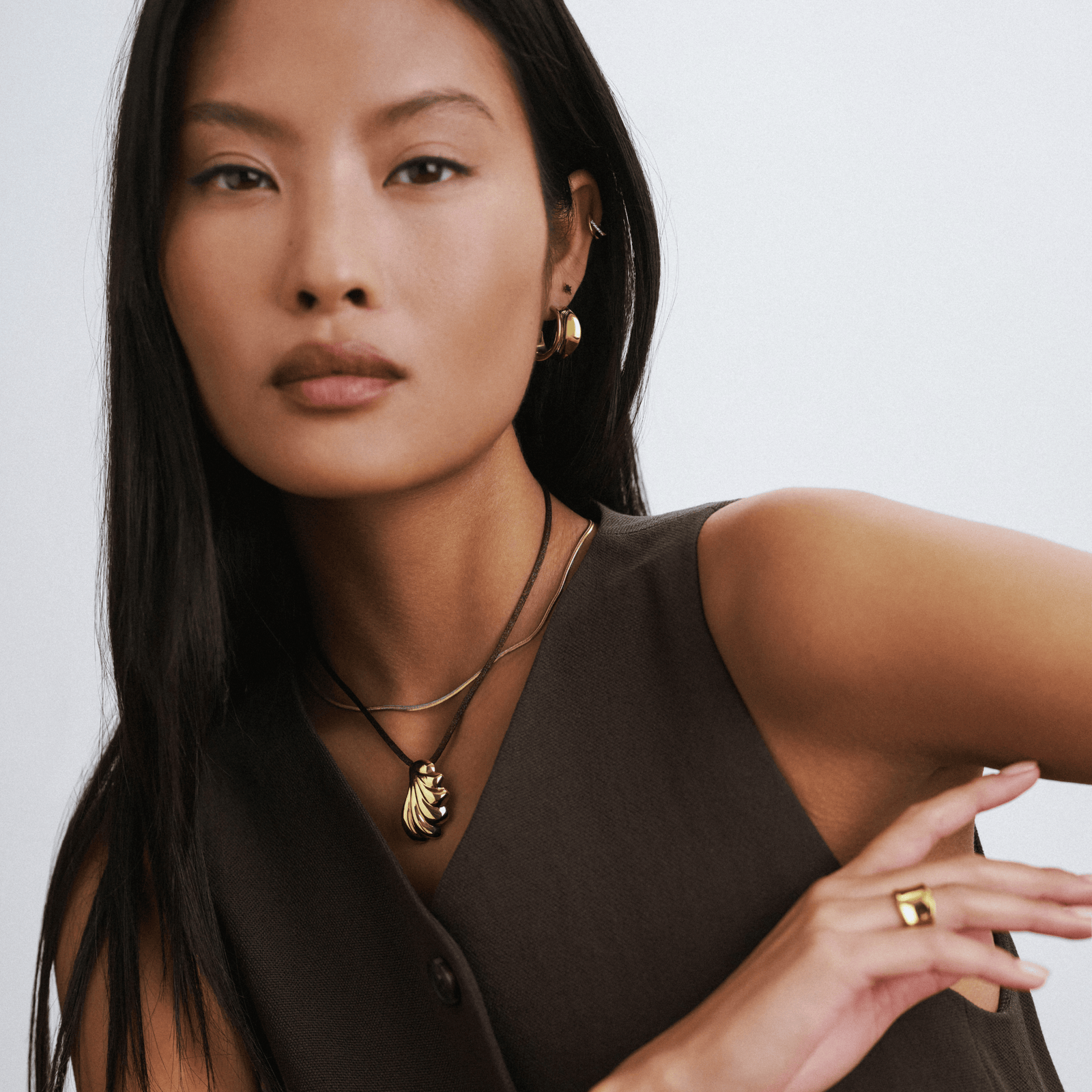 LUXE Shell Pendant Cord Necklace - Image 2