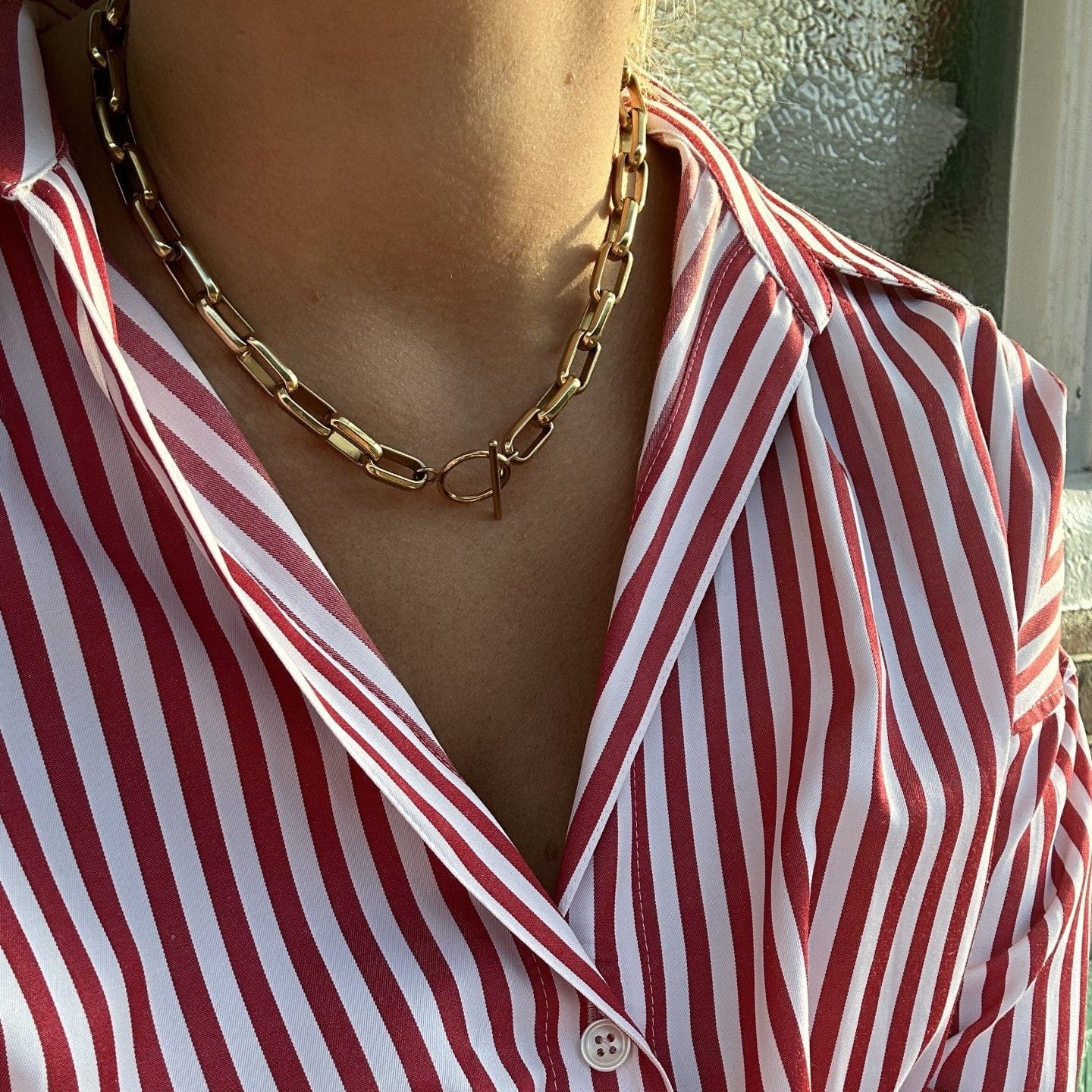 LUXE Rectangle Link T-Bar Necklace - Gold - Image 2