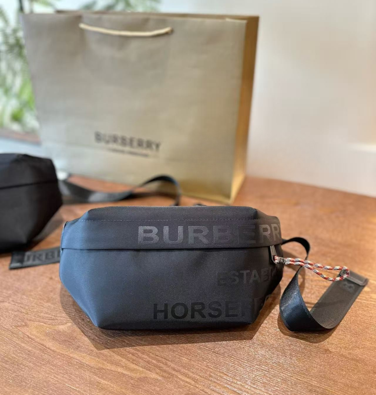 תיק צד BURBERRY