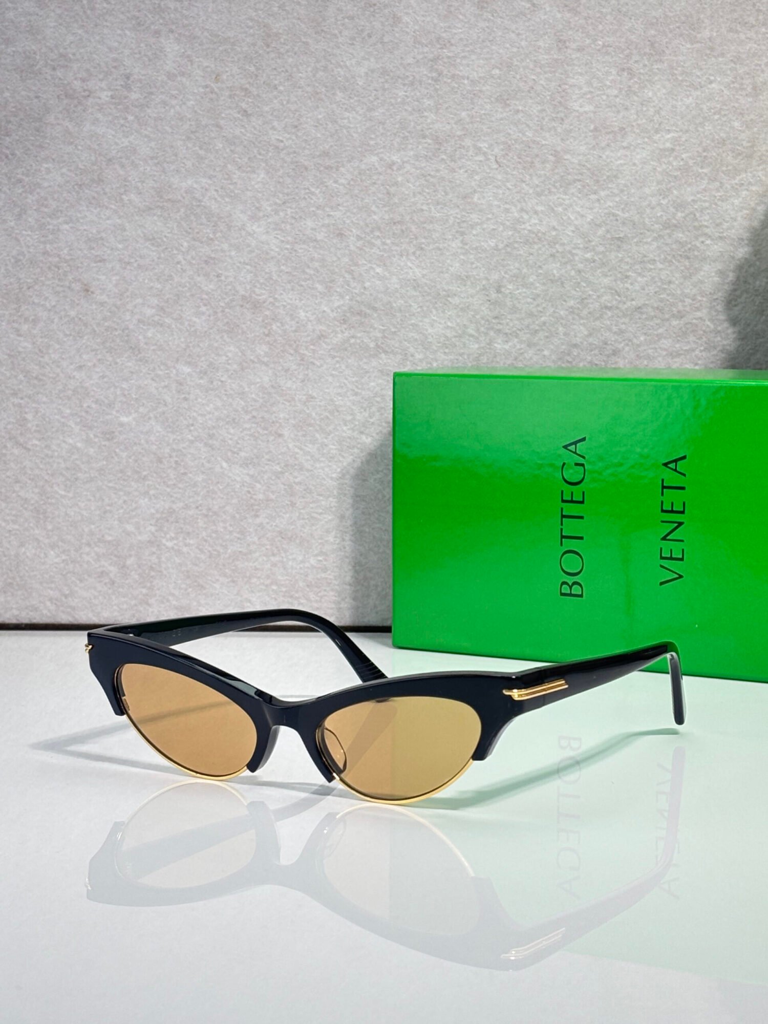 156e5e05 bottega veneta BV1431S - Image 1