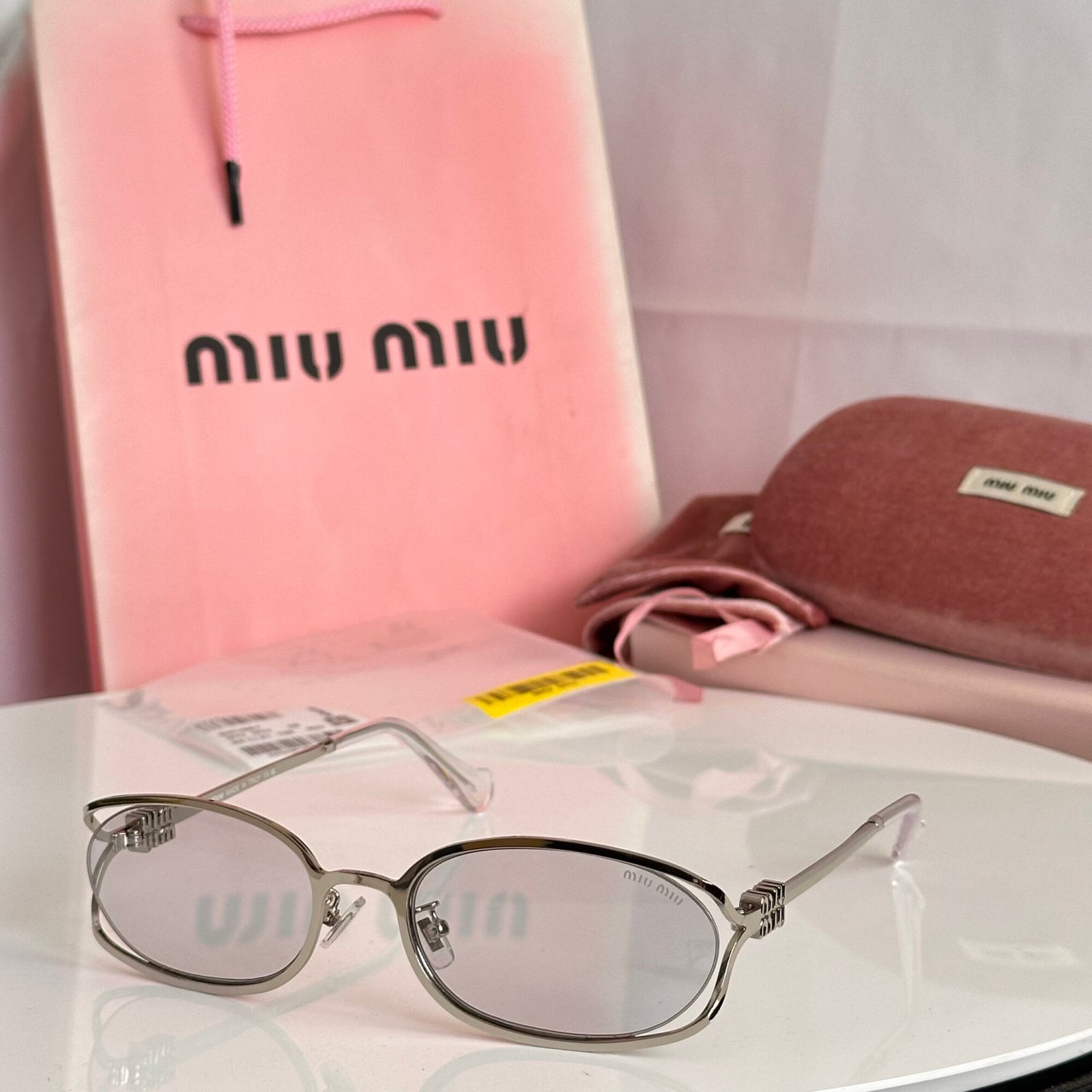 47c3f951 MIU MIU SMU 58Y Sunglasses - Image 1