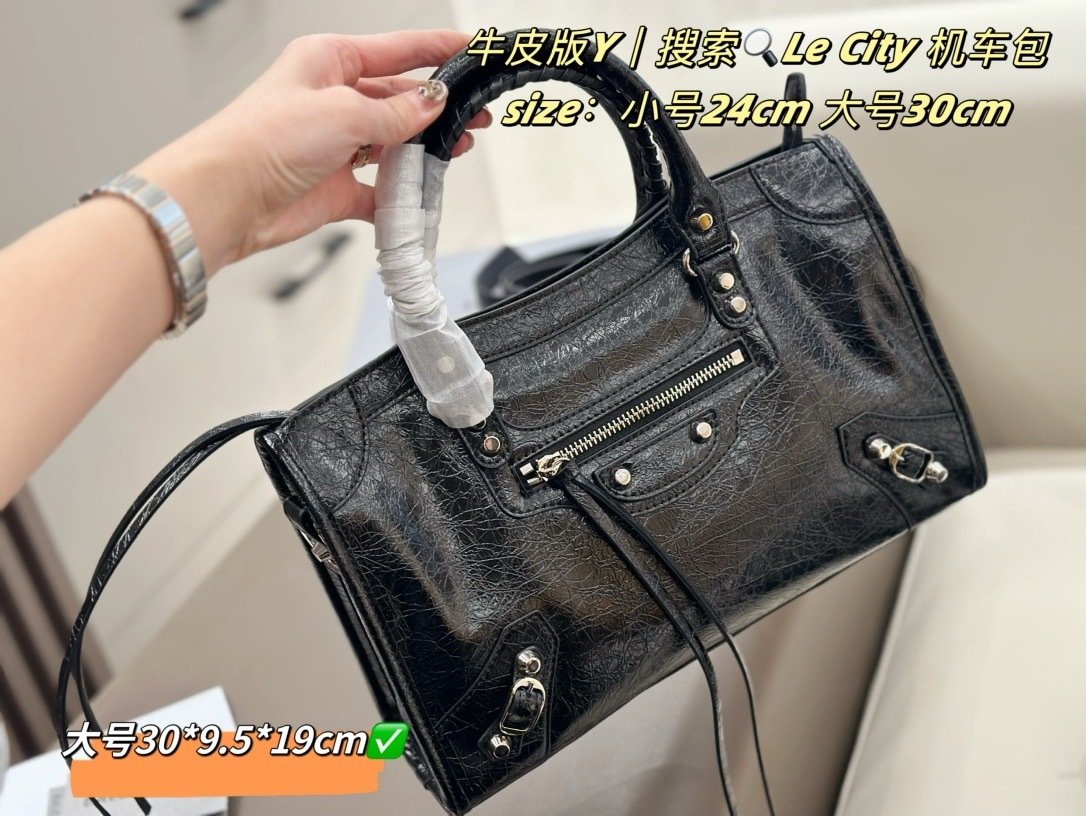 6b4545a0 תיק BALENCIAGA - Image 1