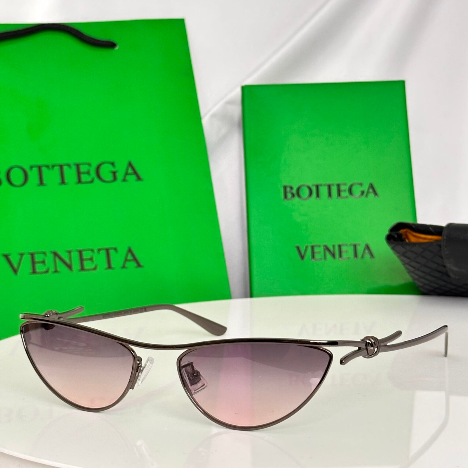 795b229d bottega veneta BV2890S - Image 1