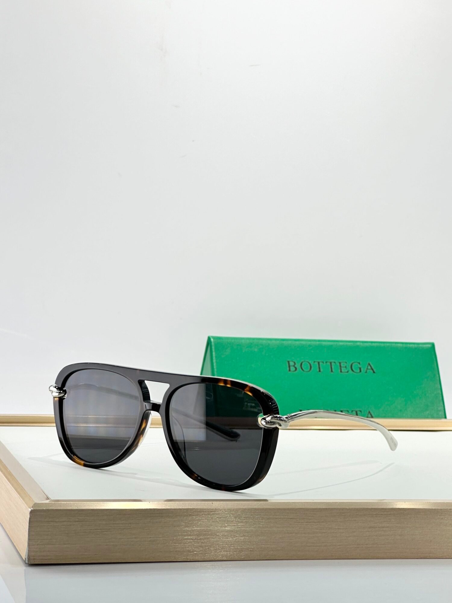 9c307d27 bottega veneta BV1391S - Image 1