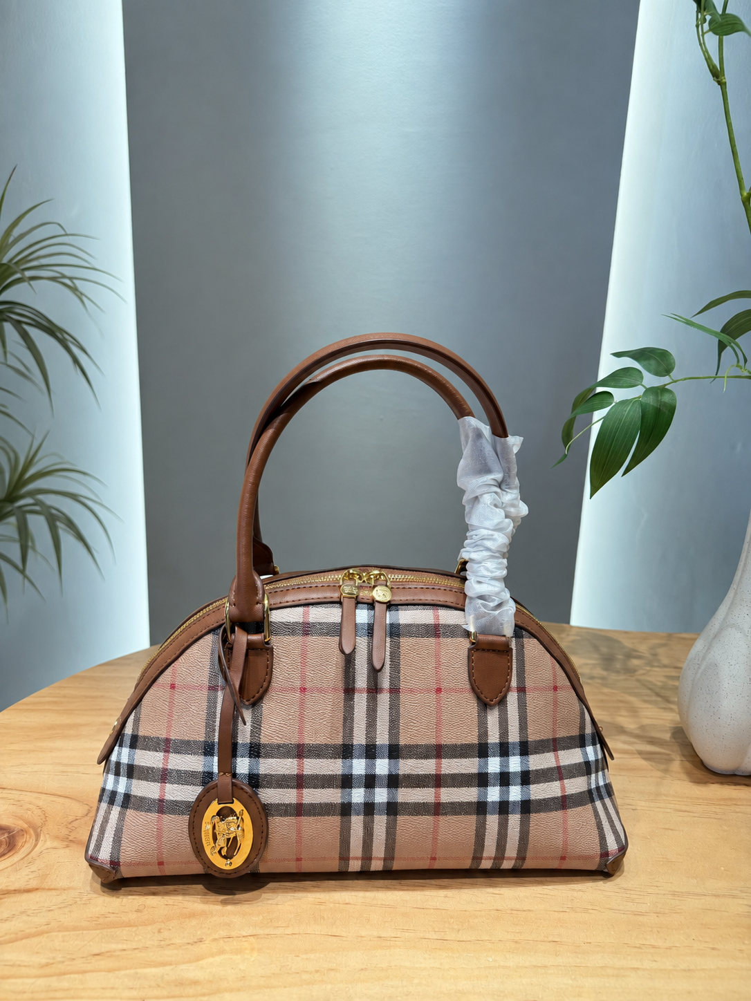 ChatGPT Image Aug 25 תיק BURBERRY Shell - Image 1
