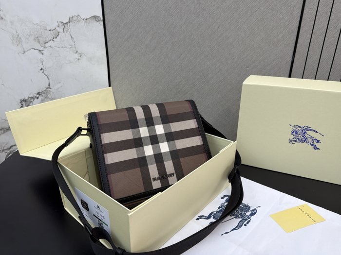 PS3838 תיק BURBERRY Alfred - Image 1