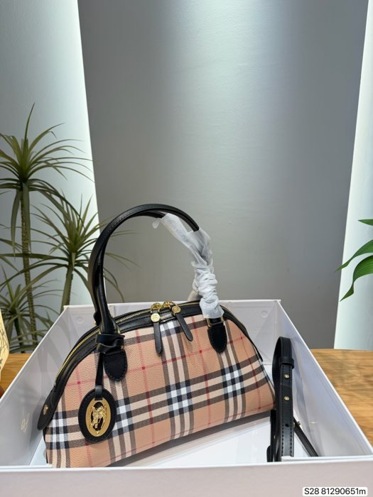 PS65 תיק BURBERRY Shell - Image 1