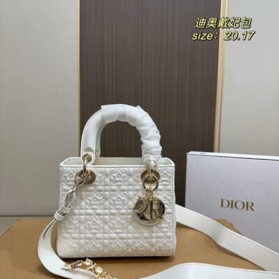DIOR PS661
