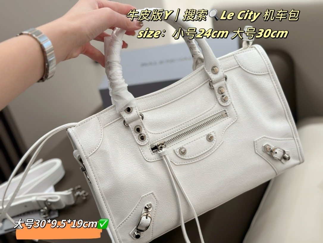 c2ff8245 תיק BALENCIAGA - Image 1