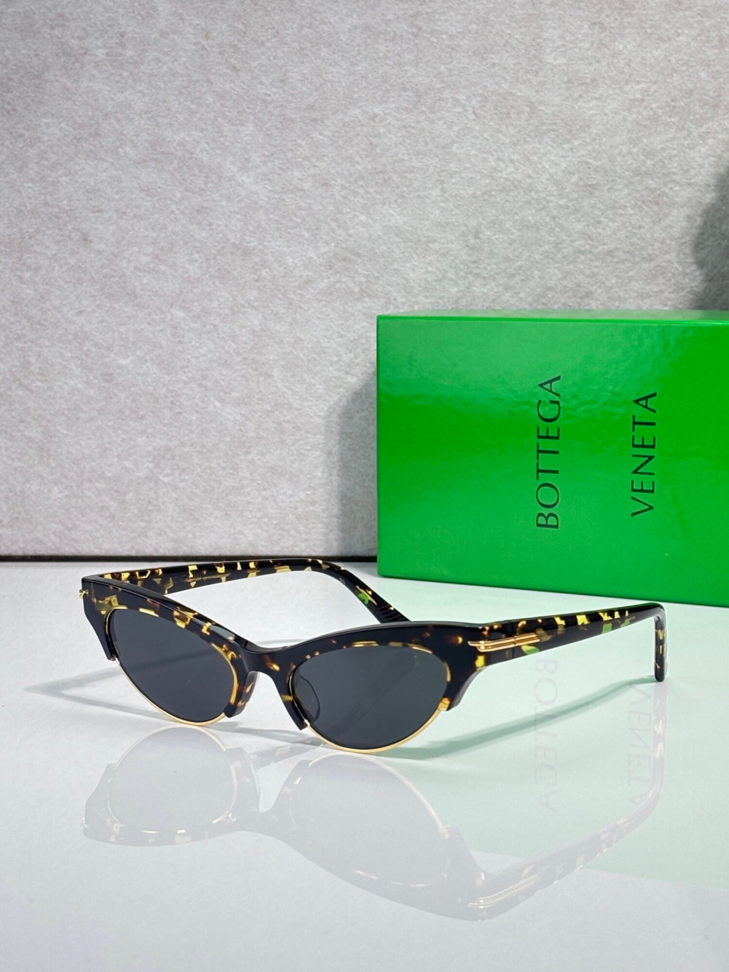 c41bf0a1 bottega veneta BV1431S - Image 1