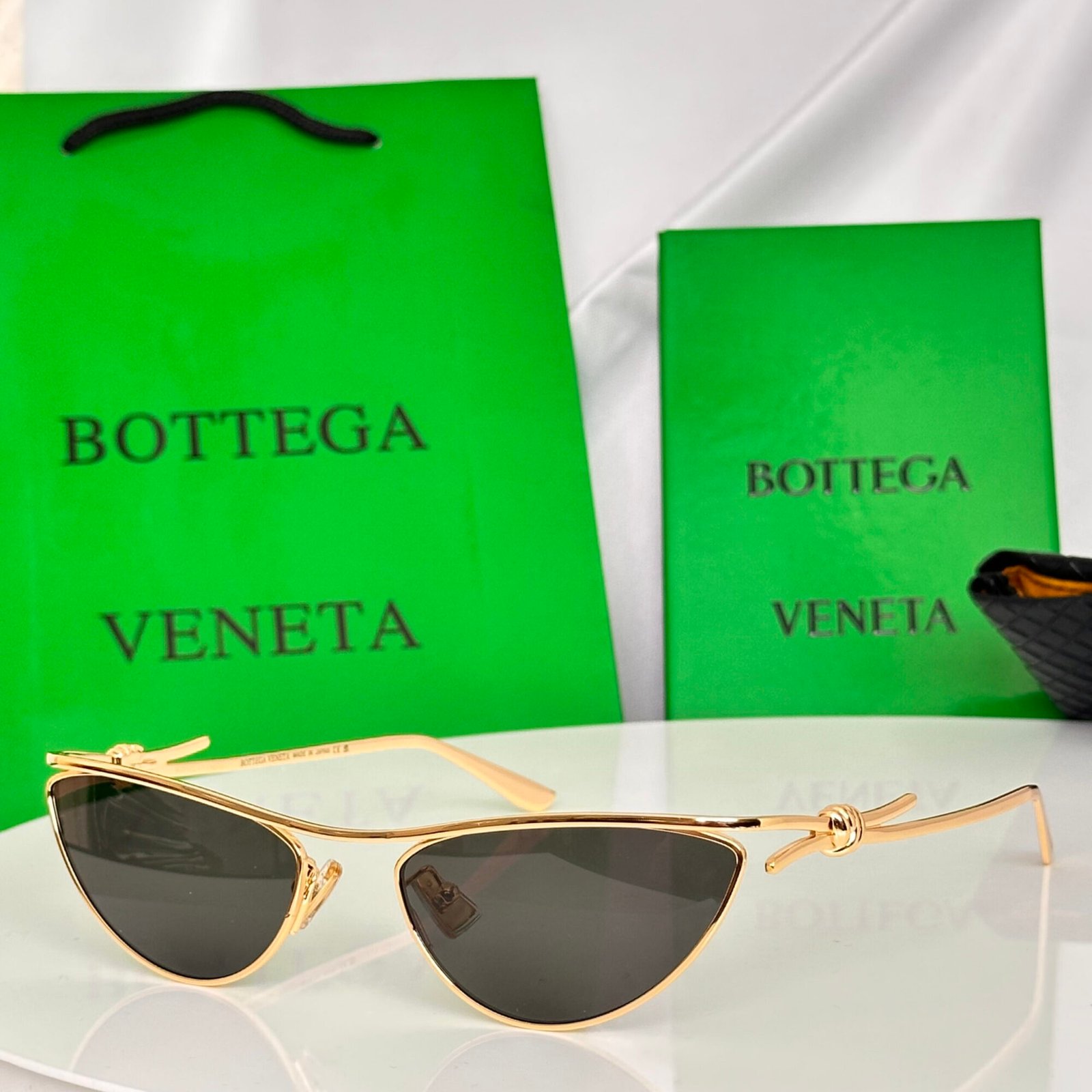 bottega veneta BV2890S