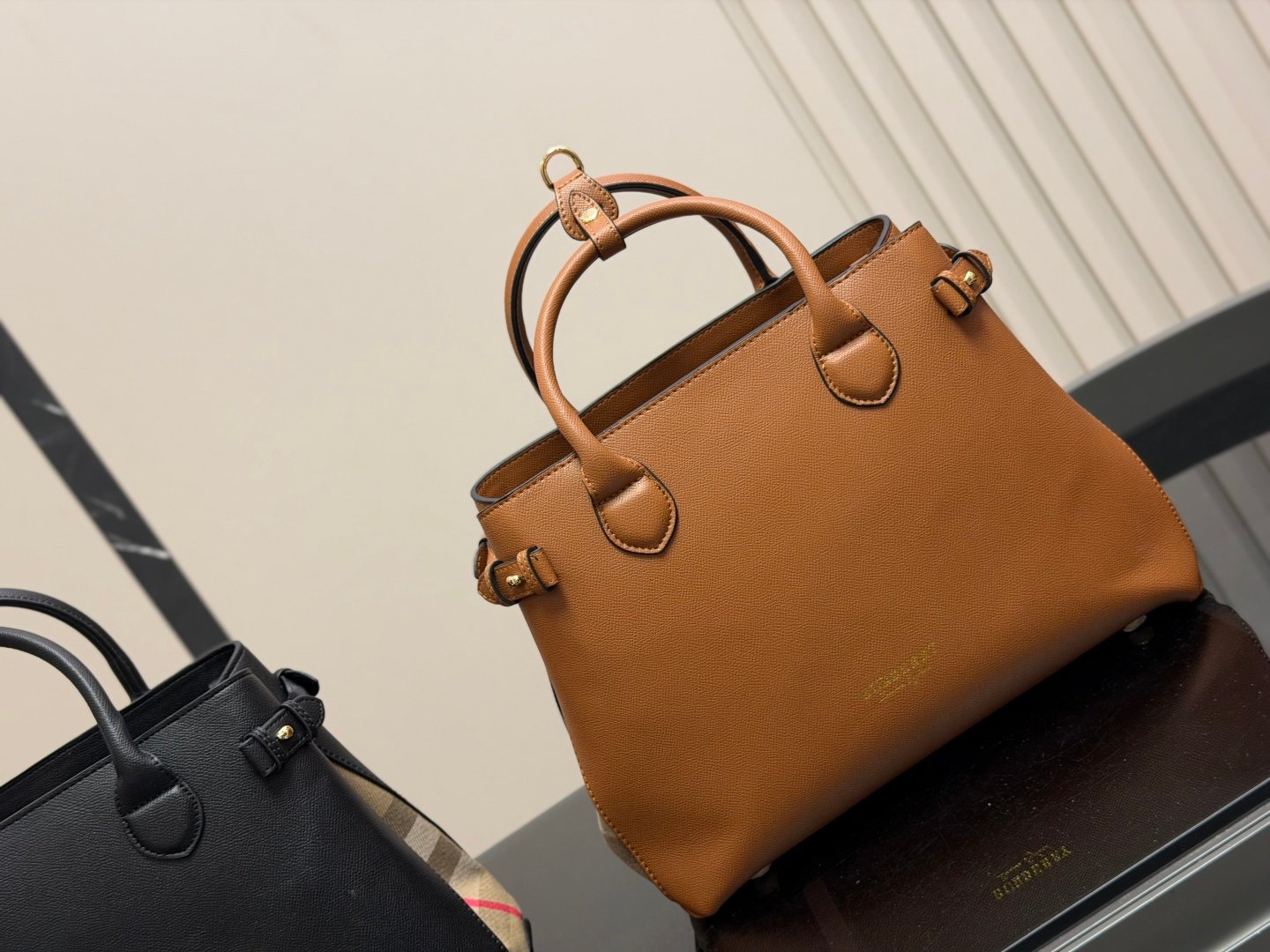 cmp_i1787549517584_7596_0_8 תיק BURBERRY Banner - Image 1