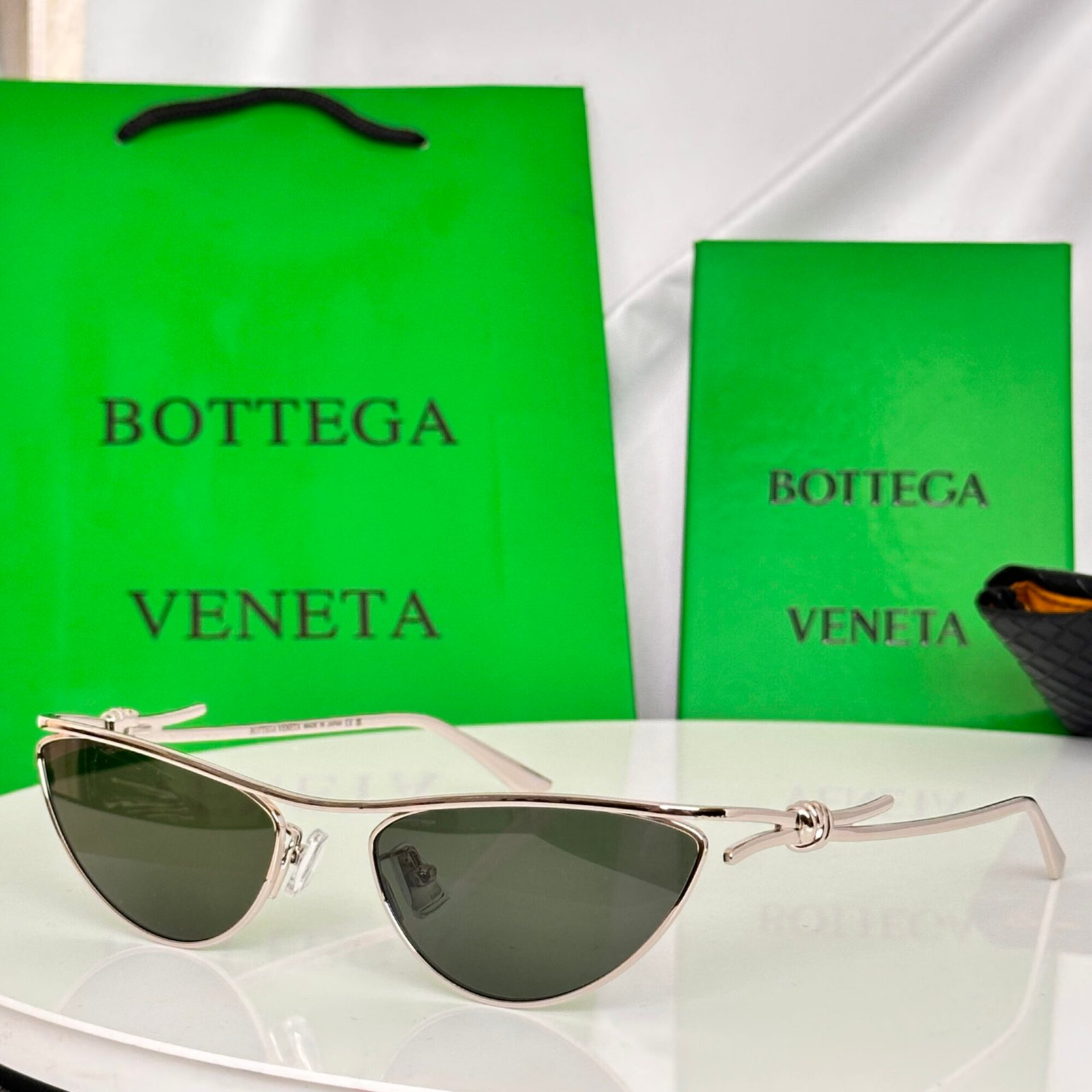 bottega veneta BV2890S
