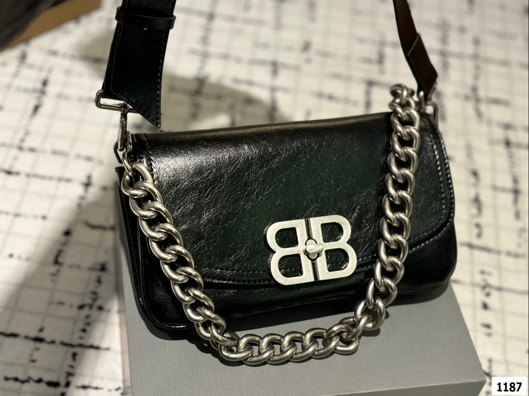 תיק BALENCIAGA