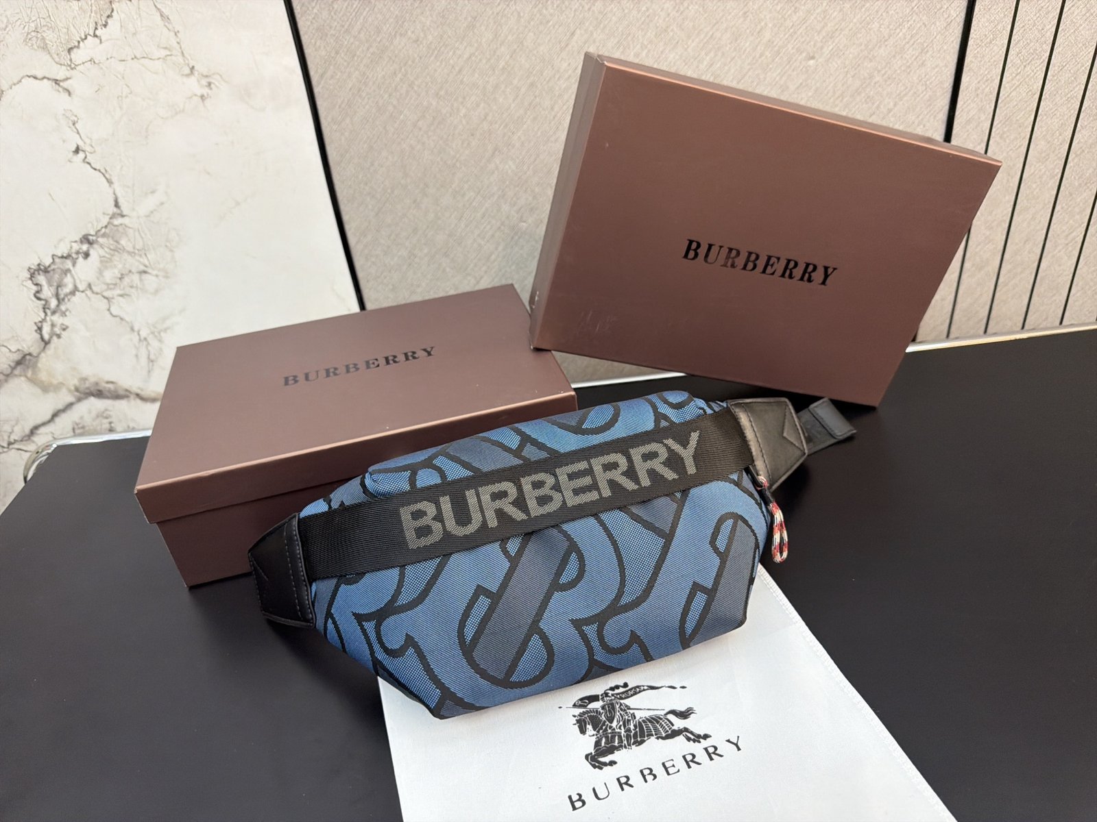 i1787563479511_9729_0_2 תיק צד BURBERRY - Image 1